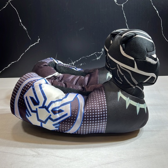 Marvel Avengers Kid’s Slippers Black/White sz 4/5(L) - Picture 4 of 7